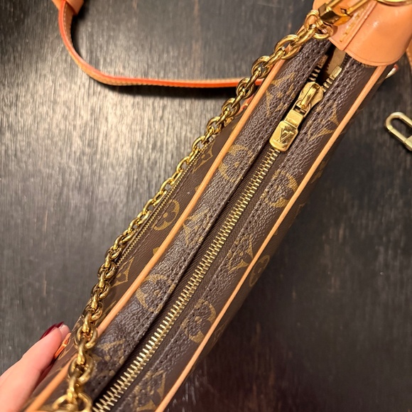LOUIS VUITTON LOOP BAG - Picture 3 of 3